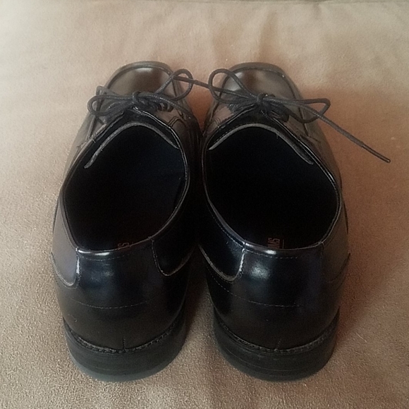 Shoes - Picture 4 of 4